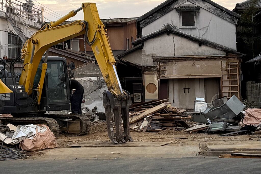 解体工事の揺れがひどい時の相談先と被害を防ぐ自衛策