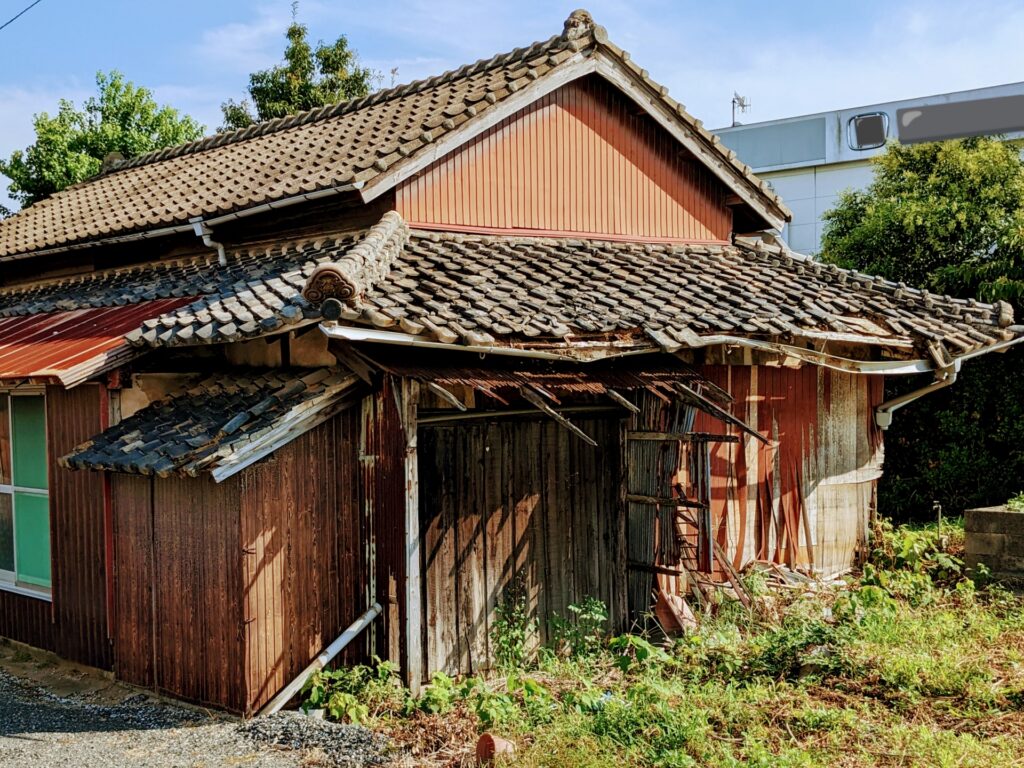 古家の解体費用相場は？20坪から60坪の目安と旗竿地の注意点